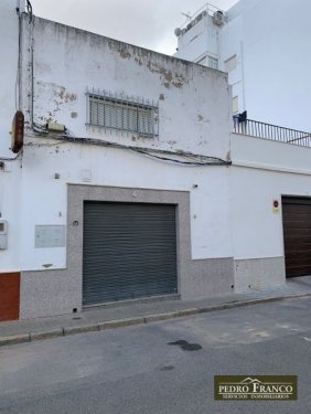 LOCAL EN VENTA EN ALMENDRALEJO (PLAZA CORAZÓN DE MARIA/CUARTEL GUARDIA CIVIL/COLEGIO SAN FRANCISCO)