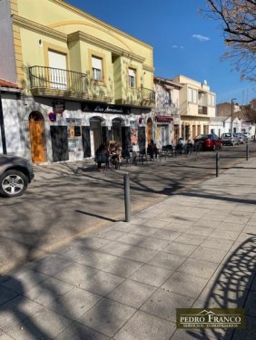 LOCAL EN VENTA EN ALMENDRALEJO (SAN JOSE - INSTITUTO-AMBULATORIO)