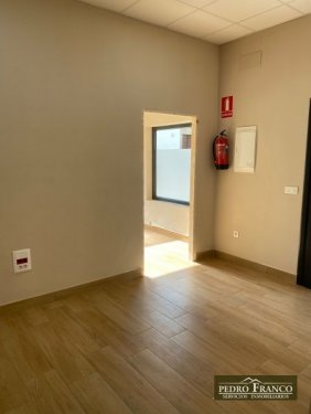 LOCAL EN ALQUILER EN ALMENDRALEJO (SAN ANTONIO/ SAN BLAS/CENTRO)
