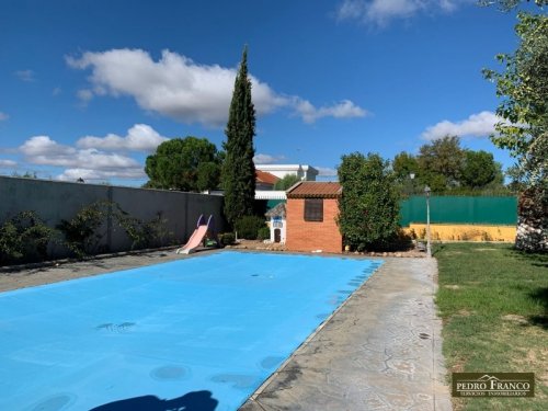 CHALET EN VENTA EN ALMENDRALEJO (SAN MARCOS(ERMITA-OLIVOS-TIZA-RESTO))