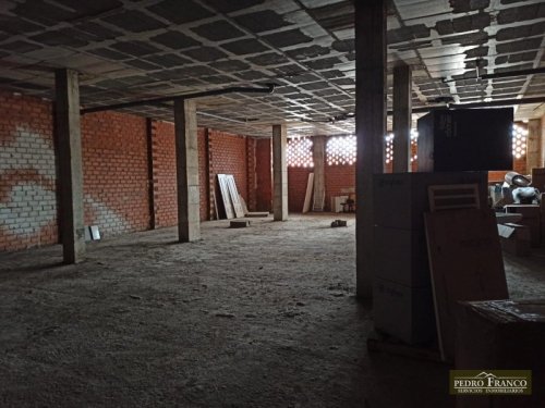 LOCAL EN VENTA EN ALMENDRALEJO (AVD.PRESIDENTE J.CARLOS RODRIGUEZ IBARRA)