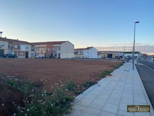 PARCELA URBANA EN VENTA EN ALMENDRALEJO (CRTA.ACEUCHAL)