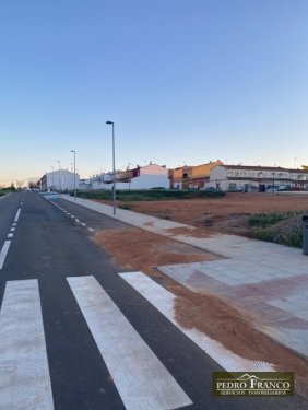 PARCELA URBANA EN VENTA EN ALMENDRALEJO (CRTA.ACEUCHAL)