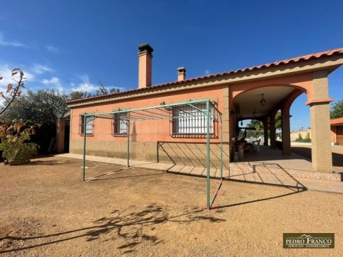 CHALET EN VENTA EN ALMENDRALEJO (SAN MARCOS(ERMITA-OLIVOS-TIZA-RESTO))