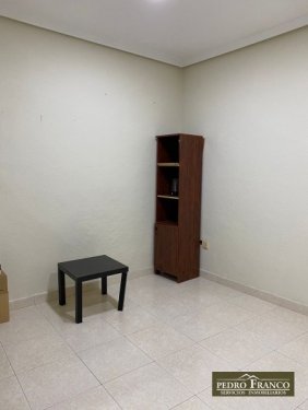 LOCAL EN VENTA EN ALMENDRALEJO (CENTRO(AYUNTAMIENTO-PARROQUIA-CALLE REAL))