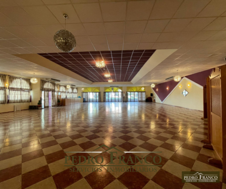 COMPLEJO HOSTELERO (LOCAL-VIVIENDA) EN VENTA EN ALMENDRALEJO (SAN MARCOS)
