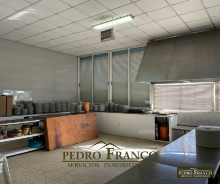 COMPLEJO HOSTELERO (LOCAL-VIVIENDA) EN VENTA EN ALMENDRALEJO (SAN MARCOS)