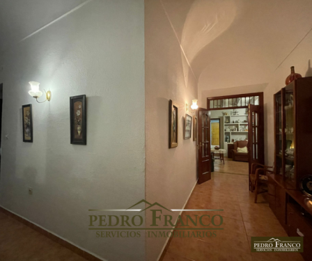 COMPLEJO HOSTELERO (LOCAL-VIVIENDA) EN VENTA EN ALMENDRALEJO (SAN MARCOS)