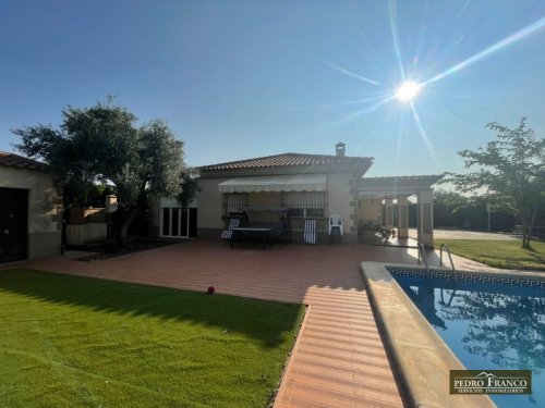 CHALET EN VENTA EN ALMENDRALEJO (SAN MARCOS(ERMITA-OLIVOS-TIZA-RESTO))