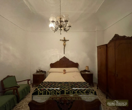 CASA EN VENTA EN ALMENDRALEJO (MERCADO)