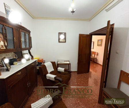 VIVIENDA CASA + LOCAL (CON ENTRADAS INDEPENDIENTES) EN VENTA EN ALMENDRALEJO (AVENIDA DE LA PAZ)