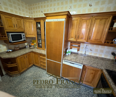 VIVIENDA CASA + LOCAL (CON ENTRADAS INDEPENDIENTES) EN VENTA EN ALMENDRALEJO (AVENIDA DE LA PAZ)