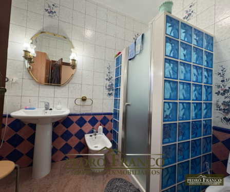 VIVIENDA CASA + LOCAL (CON ENTRADAS INDEPENDIENTES) EN VENTA EN ALMENDRALEJO (AVENIDA DE LA PAZ)