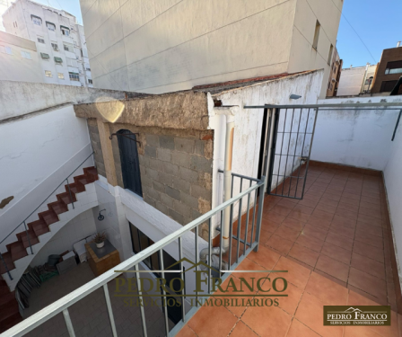VIVIENDA CASA + LOCAL (CON ENTRADAS INDEPENDIENTES) EN VENTA EN ALMENDRALEJO (AVENIDA DE LA PAZ)