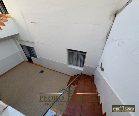VIVIENDA CASA + LOCAL (CON ENTRADAS INDEPENDIENTES) EN VENTA EN ALMENDRALEJO (AVENIDA DE LA PAZ)