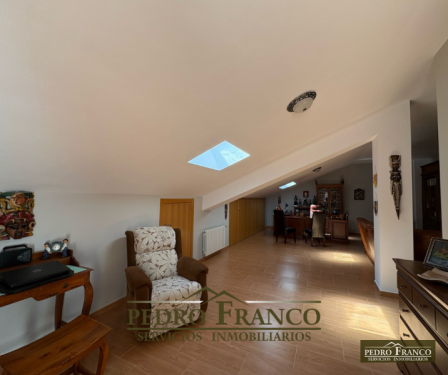 CASA EN VENTA EN ALMENDRALEJO (DULCE CHACÓN)