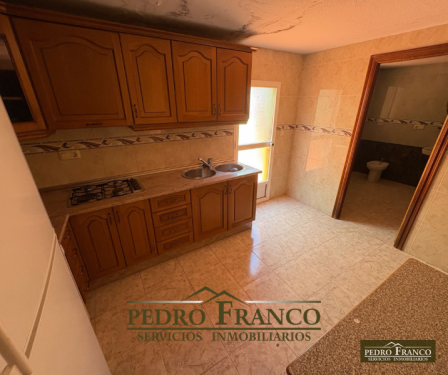 CASA EN VENTA EN ALMENDRALEJO (CAMPO FUTBOL/PLAZA EXTREMADURA)