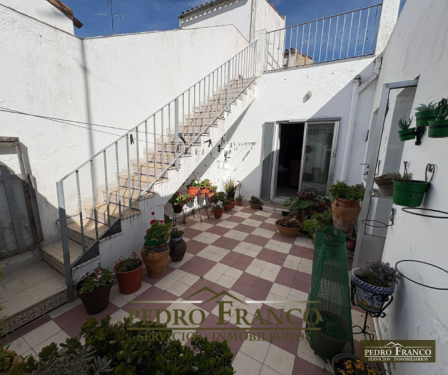 CASA EN VENTA EN ALMENDRALEJO (PLAZA CORAZÓN DE MARIA/CUARTEL GUARDIA CIVIL/COLEGIO SAN FRANCISCO)