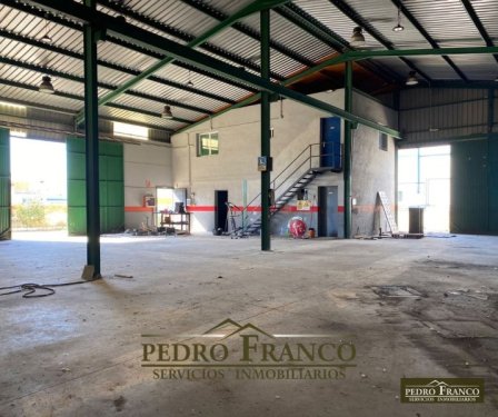NAVE EN ALQUILER EN ALMENDRALEJO (POLIGONO INDUSTRIAL LAS PICADAS II. C/MECÁNICA(CARREFOUR) PARTE IZQUIERDA)