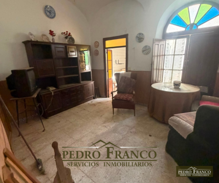CASA EN VENTA EN ALMENDRALEJO (PLENO CENTRO CALLE GRANADOS/ C.REINA VICTORIA)