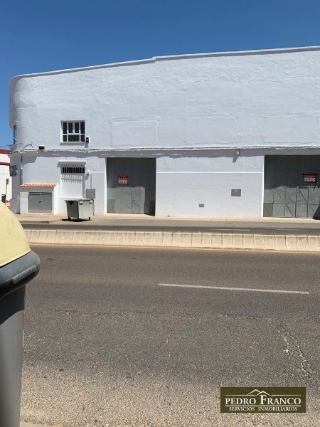 NAVE EN ALQUILER EN ALMENDRALEJO (CTRA.SEVILLA)