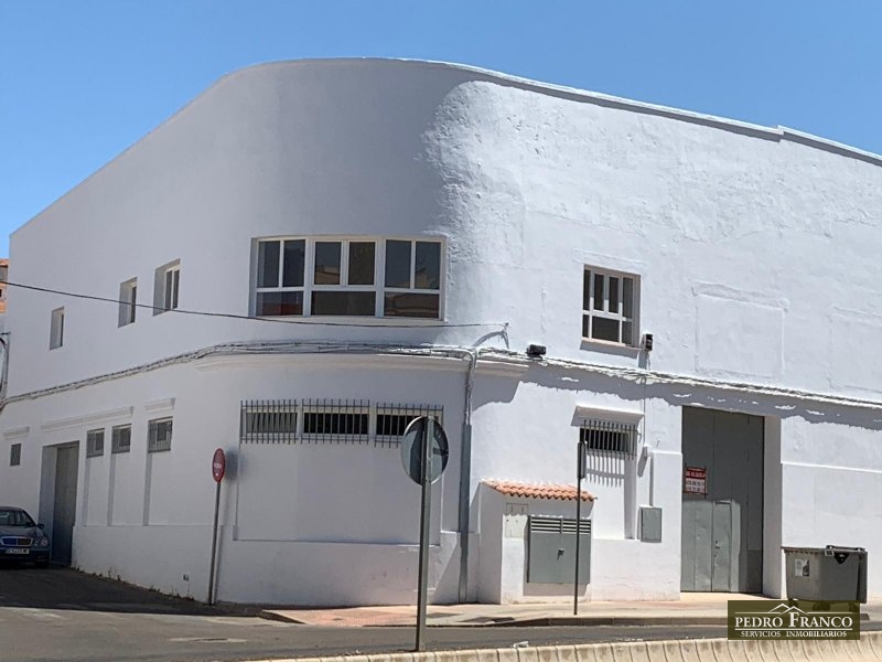 NAVE EN ALQUILER EN ALMENDRALEJO (CTRA.SEVILLA)