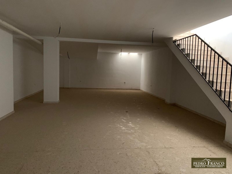 LOCAL EN VENTA EN ALMENDRALEJO (SAN ANTONIO/ SAN BLAS/CENTRO)