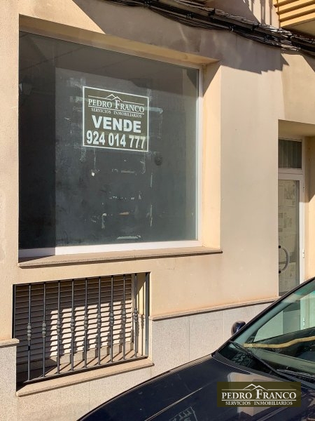 LOCAL EN VENTA EN ALMENDRALEJO (SAN ANTONIO/ SAN BLAS/CENTRO)