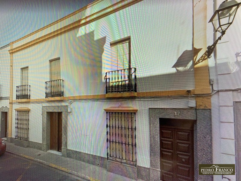 CASA EN VENTA EN ALMENDRALEJO (PASEO  DE LOS PADRES/CALLE ZURBARÁN)