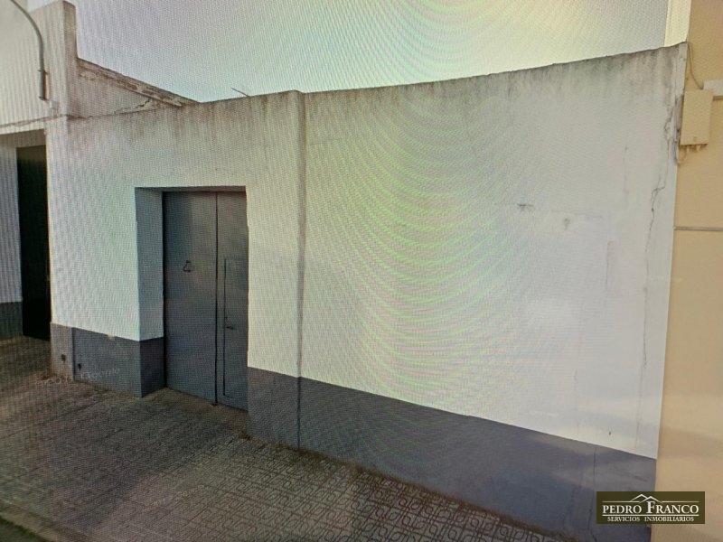 CASA EN VENTA EN ALMENDRALEJO (PASEO  DE LOS PADRES/CALLE ZURBARÁN)