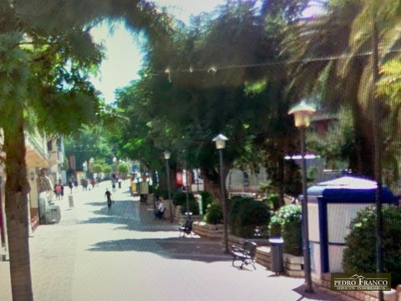 LOCAL EN VENTA EN ALMENDRALEJO (ESPOLÓN-LA PIEDAD)