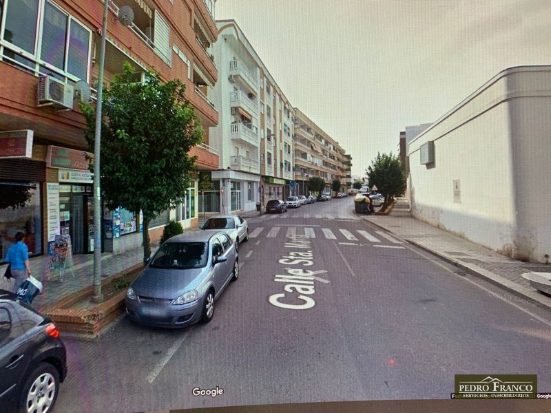 LOCAL EN VENTA/ALQUILER EN ALMENDRALEJO (CTRA,SANTA MARTA)