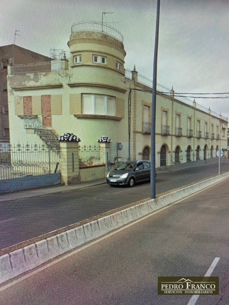 EDIFICIO EN VENTA EN ALMENDRALEJO (AVD.PRESIDENTE J.CARLOS RODRIGUEZ IBARRA)