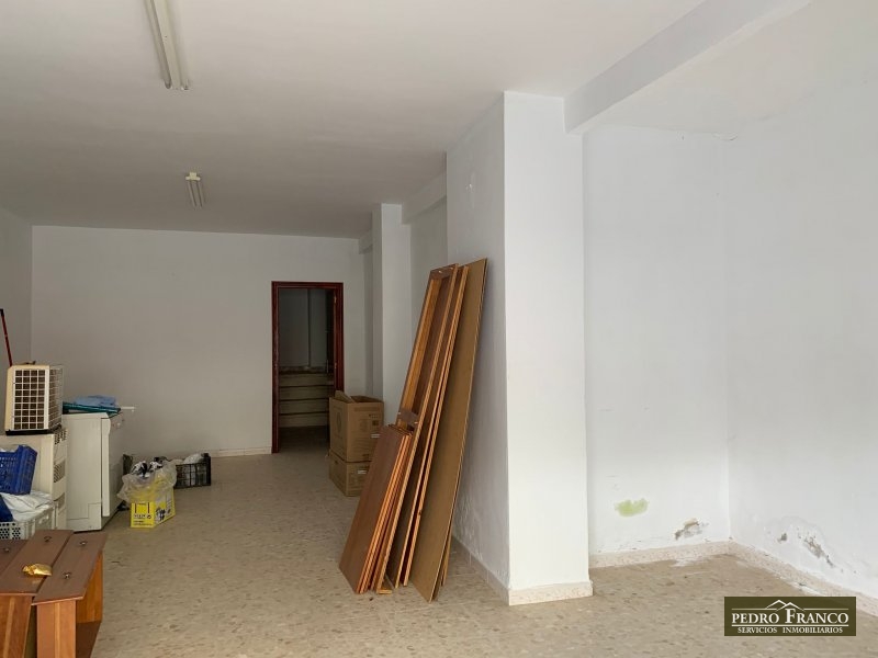 LOCAL EN VENTA EN ALMENDRALEJO (PLAZA CORAZÓN DE MARIA/CUARTEL GUARDIA CIVIL/COLEGIO SAN FRANCISCO)