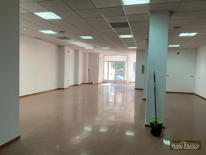 LOCAL EN ALQUILER EN ALMENDRALEJO (AVENIDA DE LA PAZ)