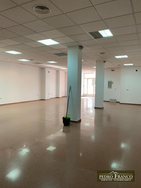 LOCAL EN ALQUILER EN ALMENDRALEJO (AVENIDA DE LA PAZ)