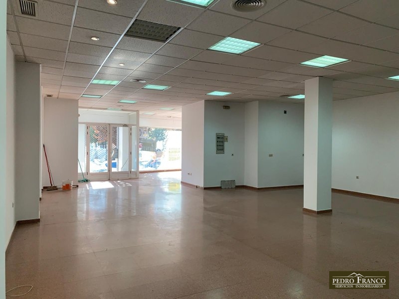 LOCAL EN ALQUILER EN ALMENDRALEJO (AVENIDA DE LA PAZ)