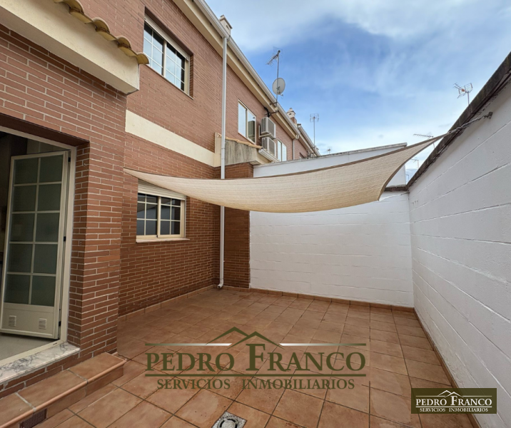 DÚPLEX EN VENTA EN ALMENDRALEJO (AVENIDA RAFAEL ALBERTI)