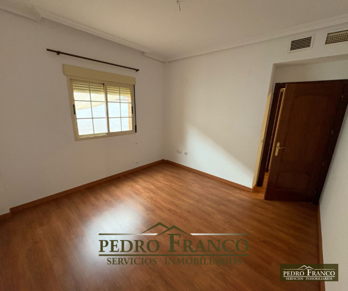 DÚPLEX EN VENTA EN ALMENDRALEJO (AVENIDA RAFAEL ALBERTI)