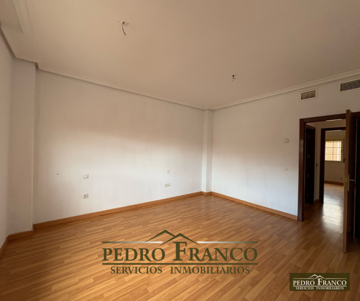 DÚPLEX EN VENTA EN ALMENDRALEJO (AVENIDA RAFAEL ALBERTI)