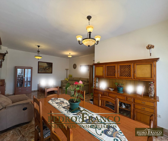 CASA EN VENTA EN ALMENDRALEJO (DULCE CHACÓN)