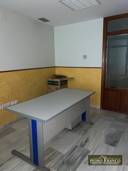 LOCAL EN ALQUILER EN ALMENDRALEJO (CENTRO(AYUNTAMIENTO-PARROQUIA-CALLE REAL))