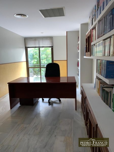 LOCAL EN ALQUILER EN ALMENDRALEJO (CENTRO(AYUNTAMIENTO-PARROQUIA-CALLE REAL))