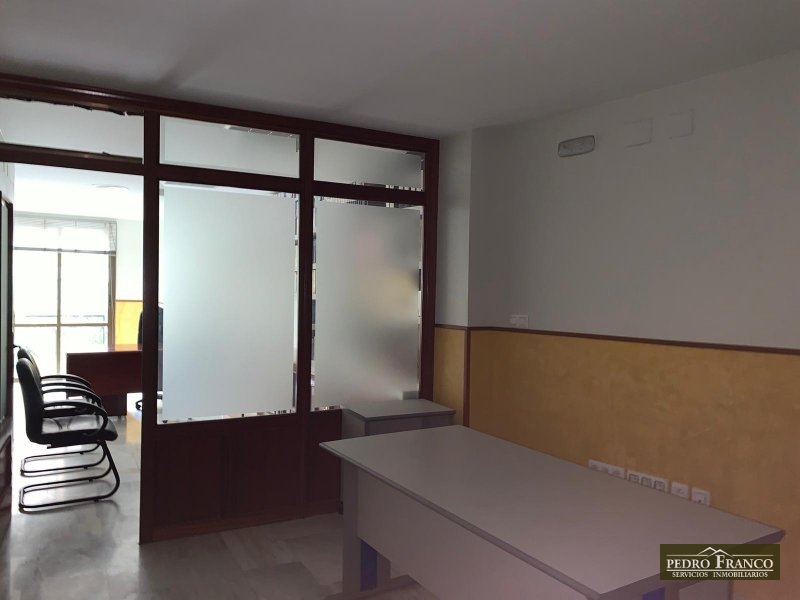 LOCAL EN ALQUILER EN ALMENDRALEJO (CENTRO(AYUNTAMIENTO-PARROQUIA-CALLE REAL))