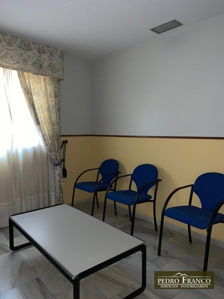 LOCAL EN ALQUILER EN ALMENDRALEJO (CENTRO(AYUNTAMIENTO-PARROQUIA-CALLE REAL))