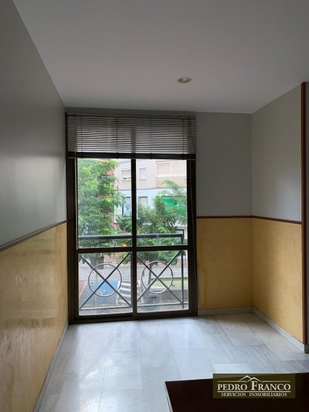 LOCAL EN ALQUILER EN ALMENDRALEJO (CENTRO(AYUNTAMIENTO-PARROQUIA-CALLE REAL))