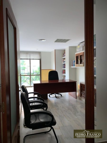 LOCAL EN ALQUILER EN ALMENDRALEJO (CENTRO(AYUNTAMIENTO-PARROQUIA-CALLE REAL))