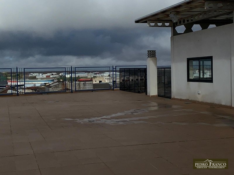 LOCAL EN ALQUILER EN ALMENDRALEJO (CAMPO DE FUTBOL/FRAY ALONSO CABEZAS)