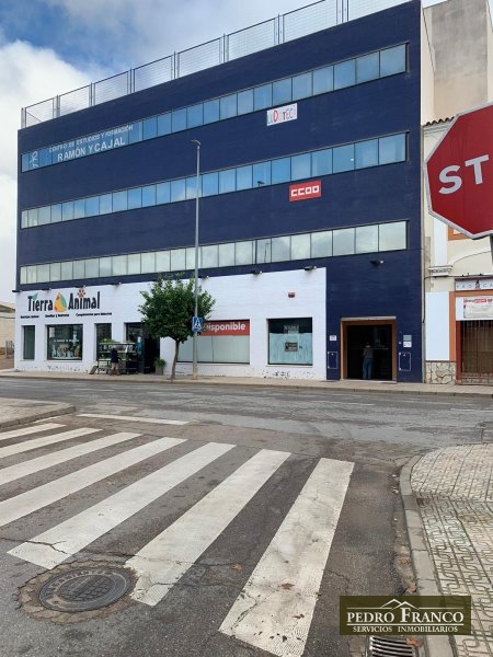 LOCAL EN ALQUILER EN ALMENDRALEJO (CAMPO DE FUTBOL/FRAY ALONSO CABEZAS)