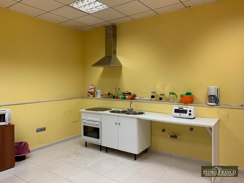 LOCAL EN ALQUILER EN ALMENDRALEJO (CRTA.ACEUCHAL)